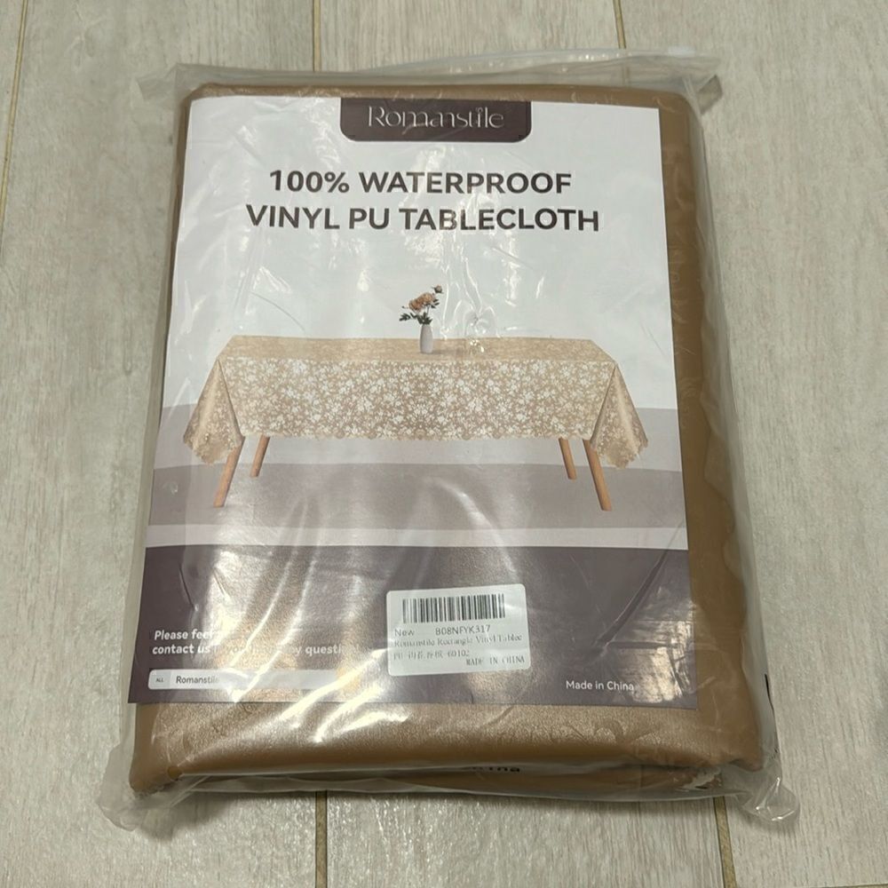 NWT tablecloth waterproof